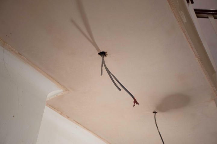 plastering a ceiling